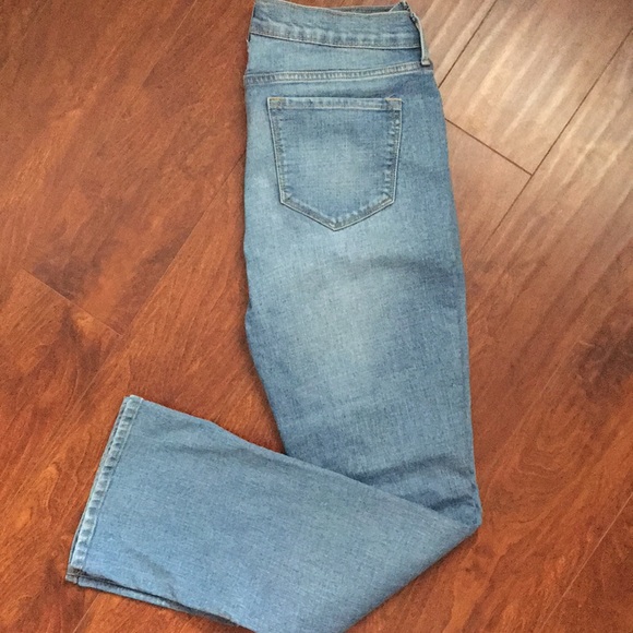 Mid-Rise Boot Cut Jeans - Picture 2 of 4